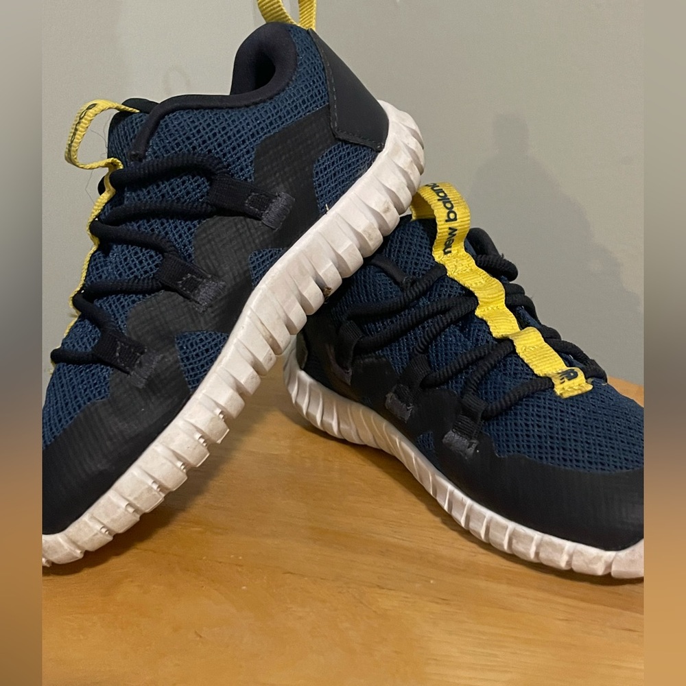 Boy toddler New Balance size 9